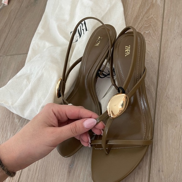 Zara Women's Olive Sandals with Gold Accent - Picture 2 of 7